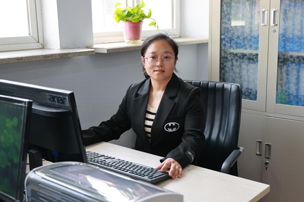 许冬梅.jpg 许冬梅.jpg